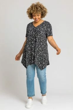 Roman Black Curve Spot Print Hanky Hem Top 9 Roman Black Curve Spot Print Hanky Hem Top -Roman Sales Shop unnamed file 10095