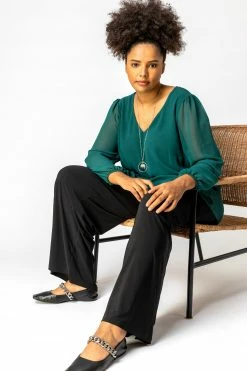 Roman Green Curve Chiffon Top With Necklace