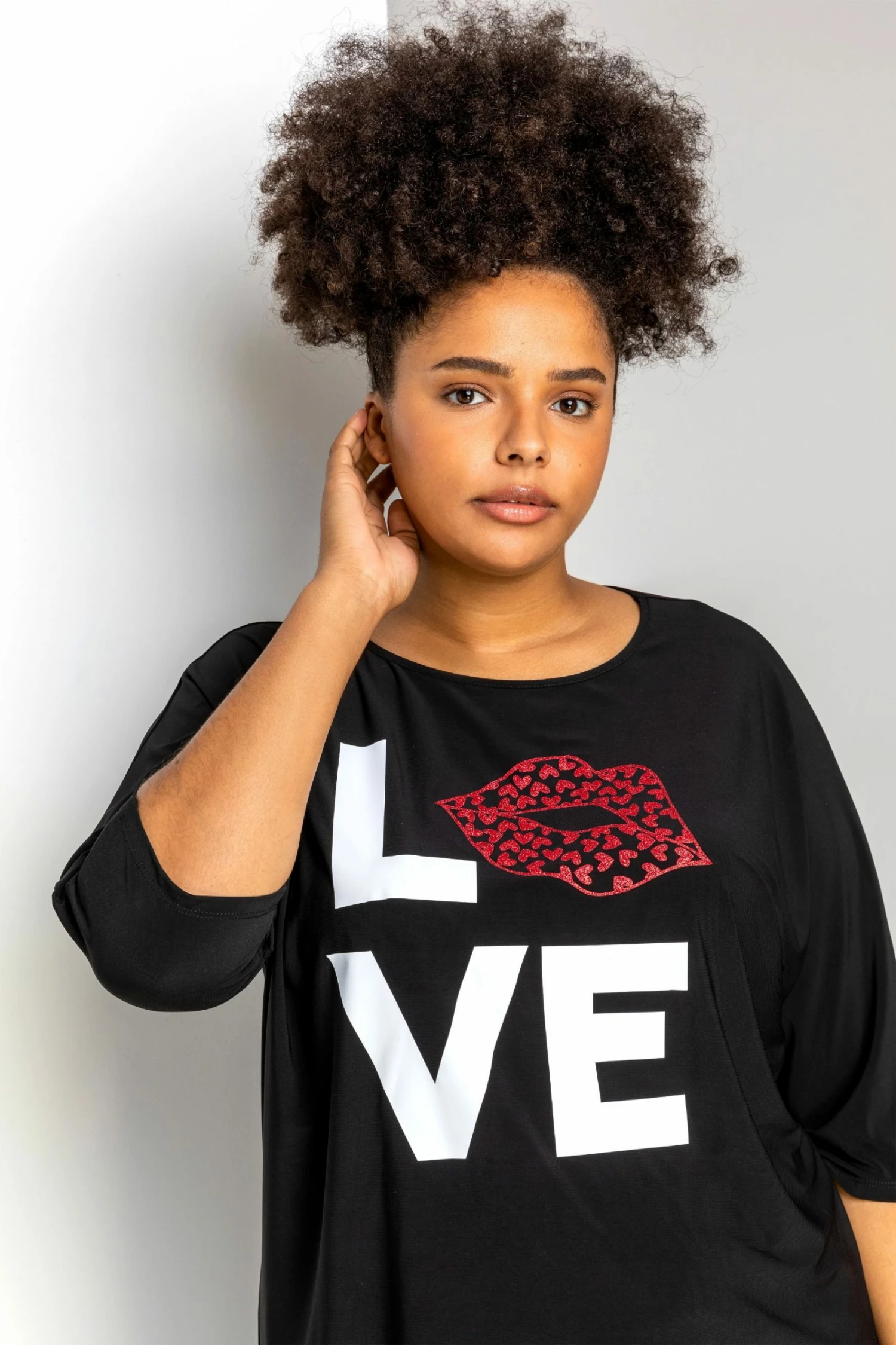 Roman Black Curve Love Print Jersey T-Shirt 6 Roman Black Curve Love Print Jersey T-Shirt - Image 4