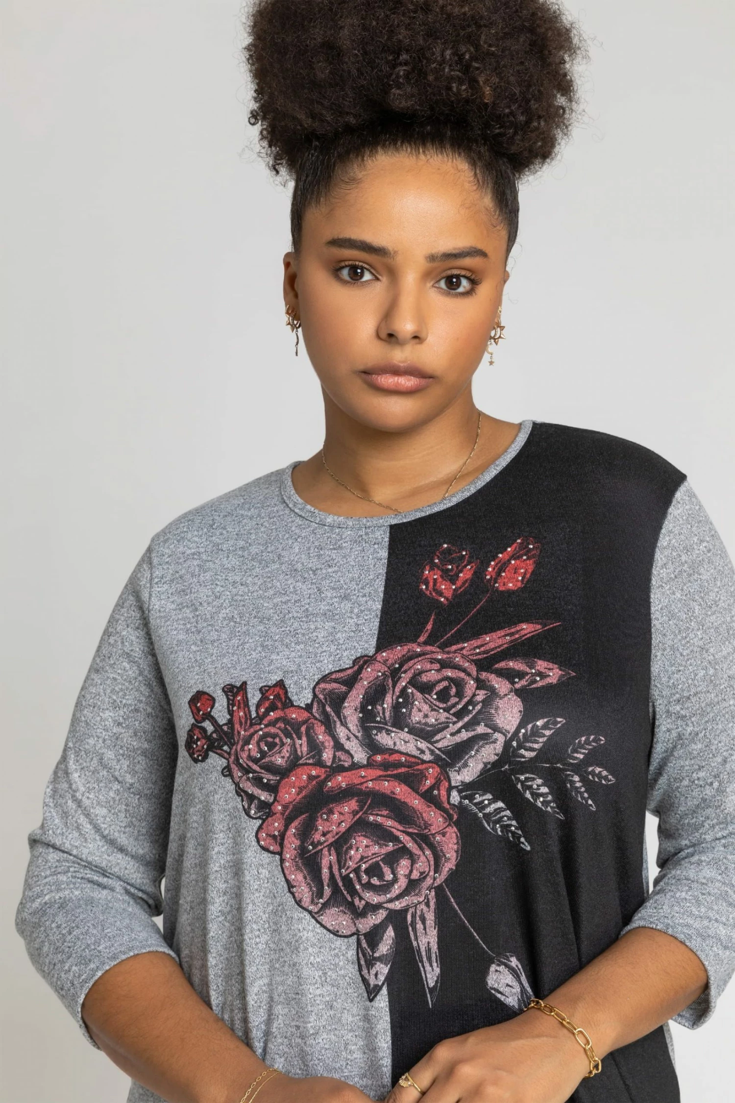 Roman Black Curve Contrast Floral Embellished Top 6 Roman Black Curve Contrast Floral Embellished Top - Image 4