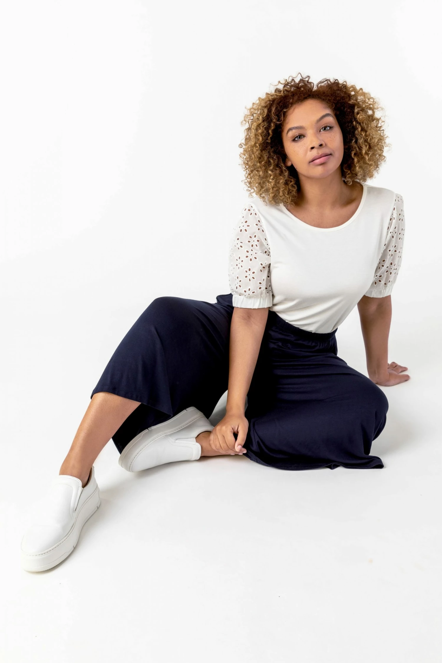 Roman Navy Curve Plain Culotte Trousers 6 Roman Navy Curve Plain Culotte Trousers - Image 4