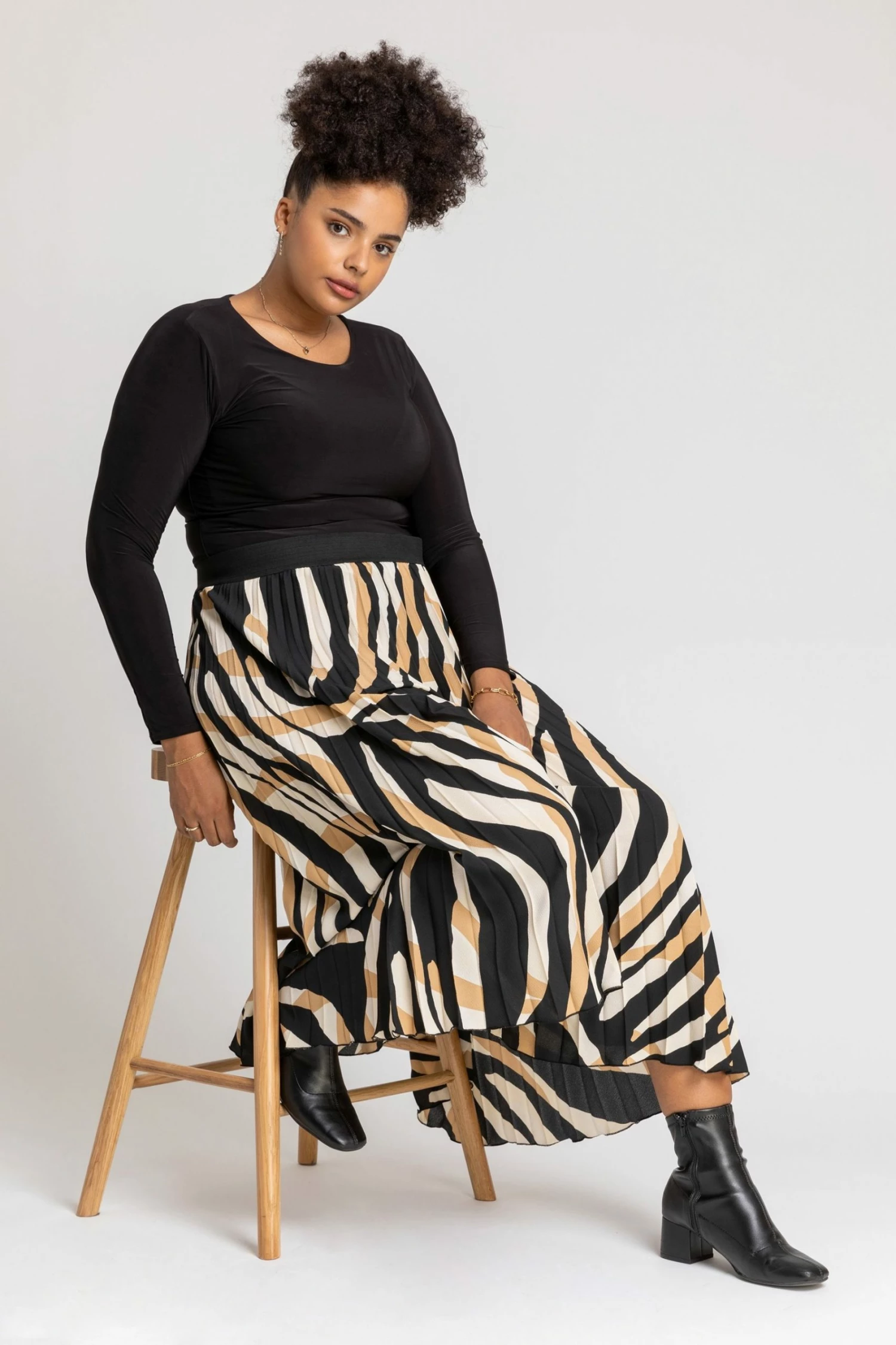 Roman Brown Curve Animal Print Pleated Midi Skirt 3 Roman Brown Curve Animal Print Pleated Midi Skirt
