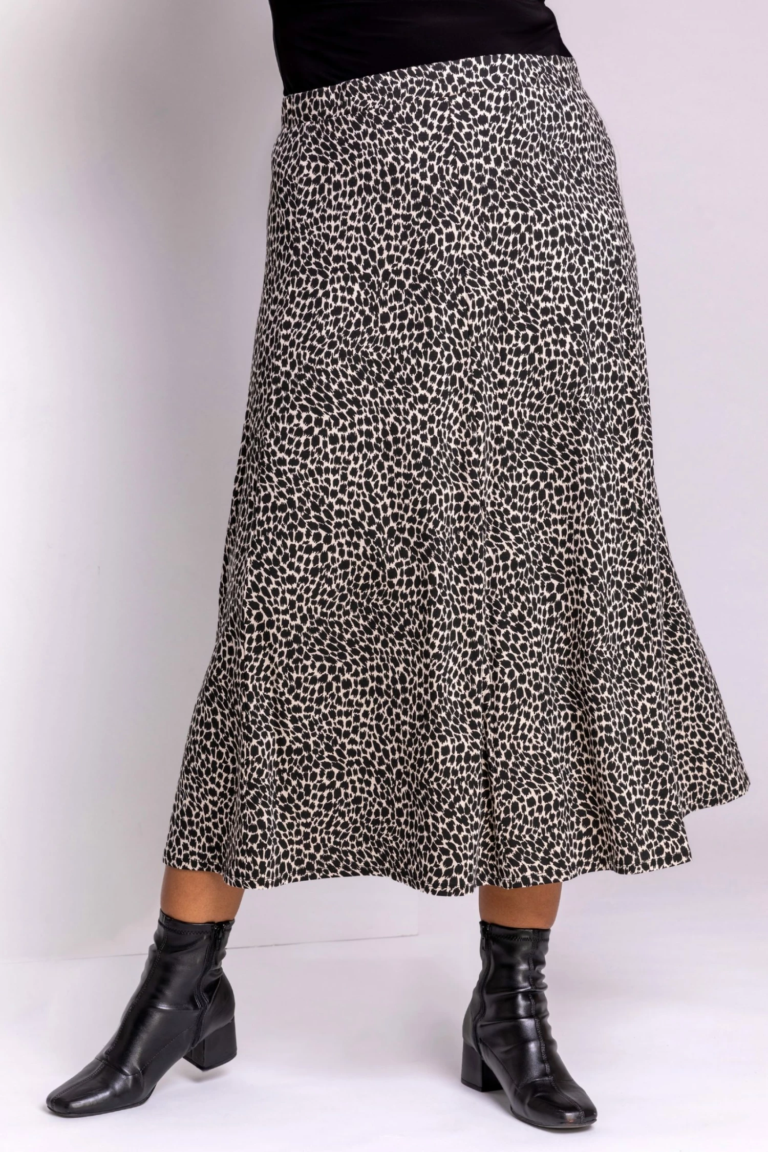 Roman Black Curve Animal Print Midi Skirt 4 Roman Black Curve Animal Print Midi Skirt - Image 2