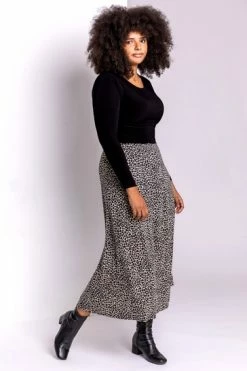 Roman Black Curve Animal Print Midi Skirt 11 Roman Black Curve Animal Print Midi Skirt -Roman Sales Shop unnamed file 11009