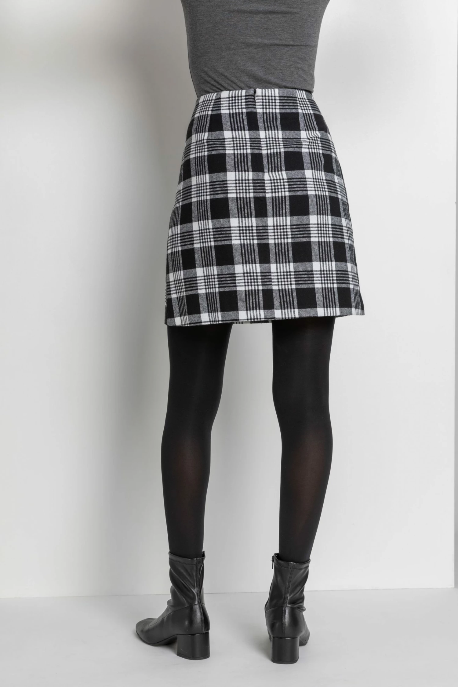 Roman Black Check Print Zip Pocket Skirt 4 Roman Black Check Print Zip Pocket Skirt - Image 2
