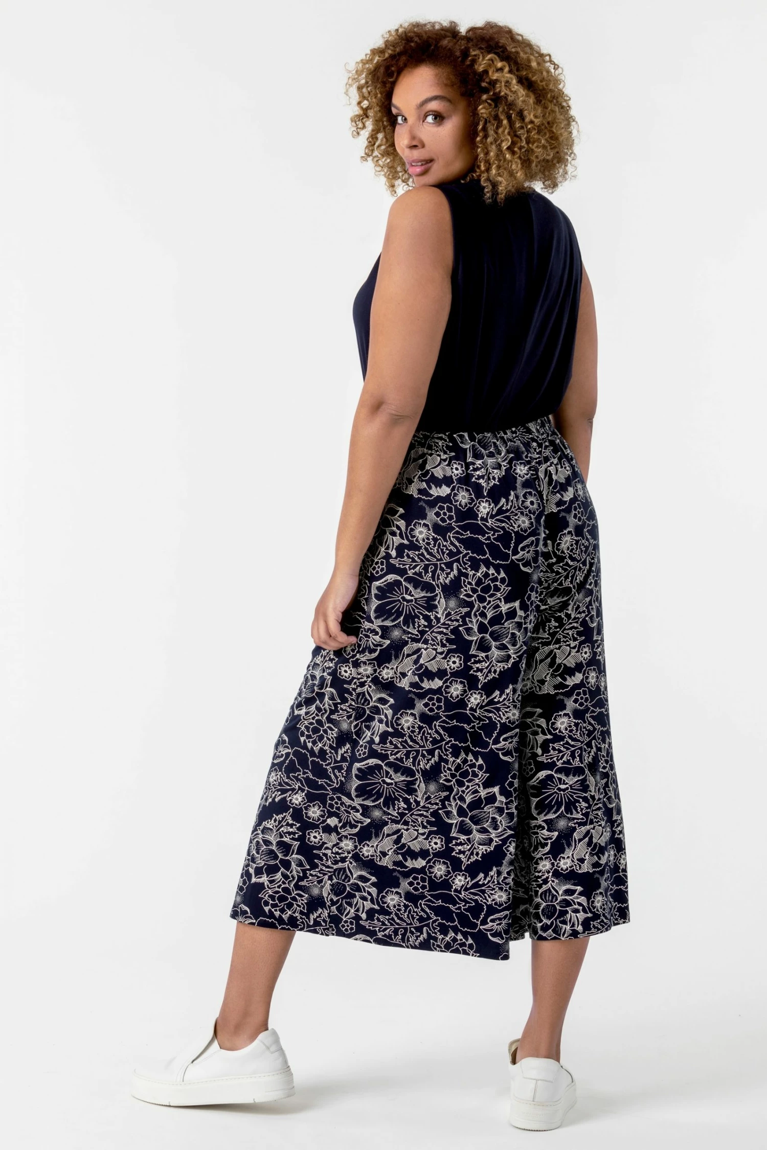 Roman Navy Curve Plain V-Neck Vest Top 4 Roman Navy Curve Plain V-Neck Vest Top - Image 2