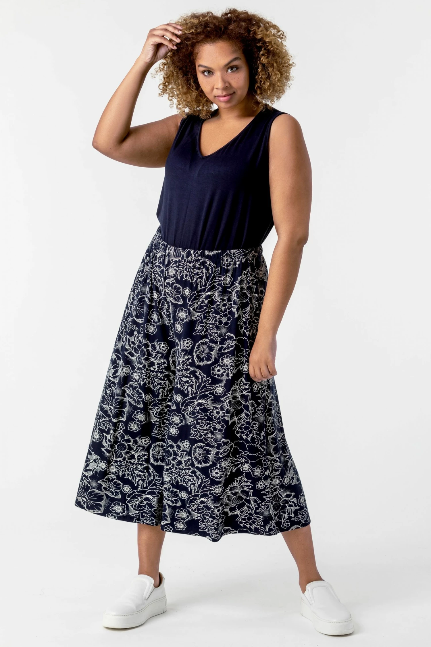 Roman Navy Curve Plain V-Neck Vest Top 5 Roman Navy Curve Plain V-Neck Vest Top - Image 3