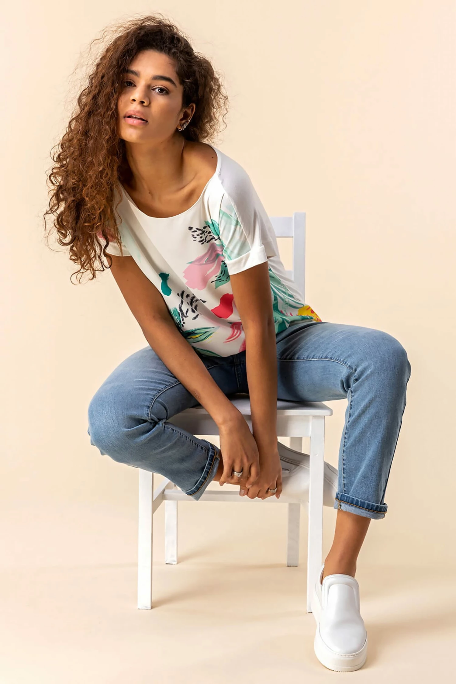 Roman Black Abstract Leaf Print T-Shirt 5 Roman Black Abstract Leaf Print T-Shirt - Image 3