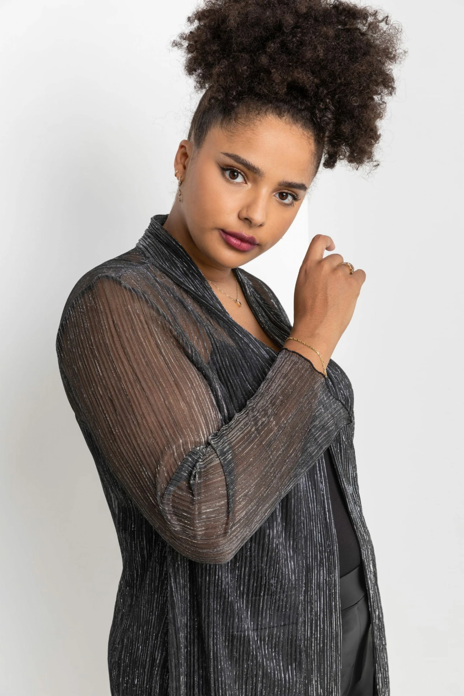 Roman Silver Curve Plisse Metallic Kimono 6 Roman Silver Curve Plisse Metallic Kimono - Image 4