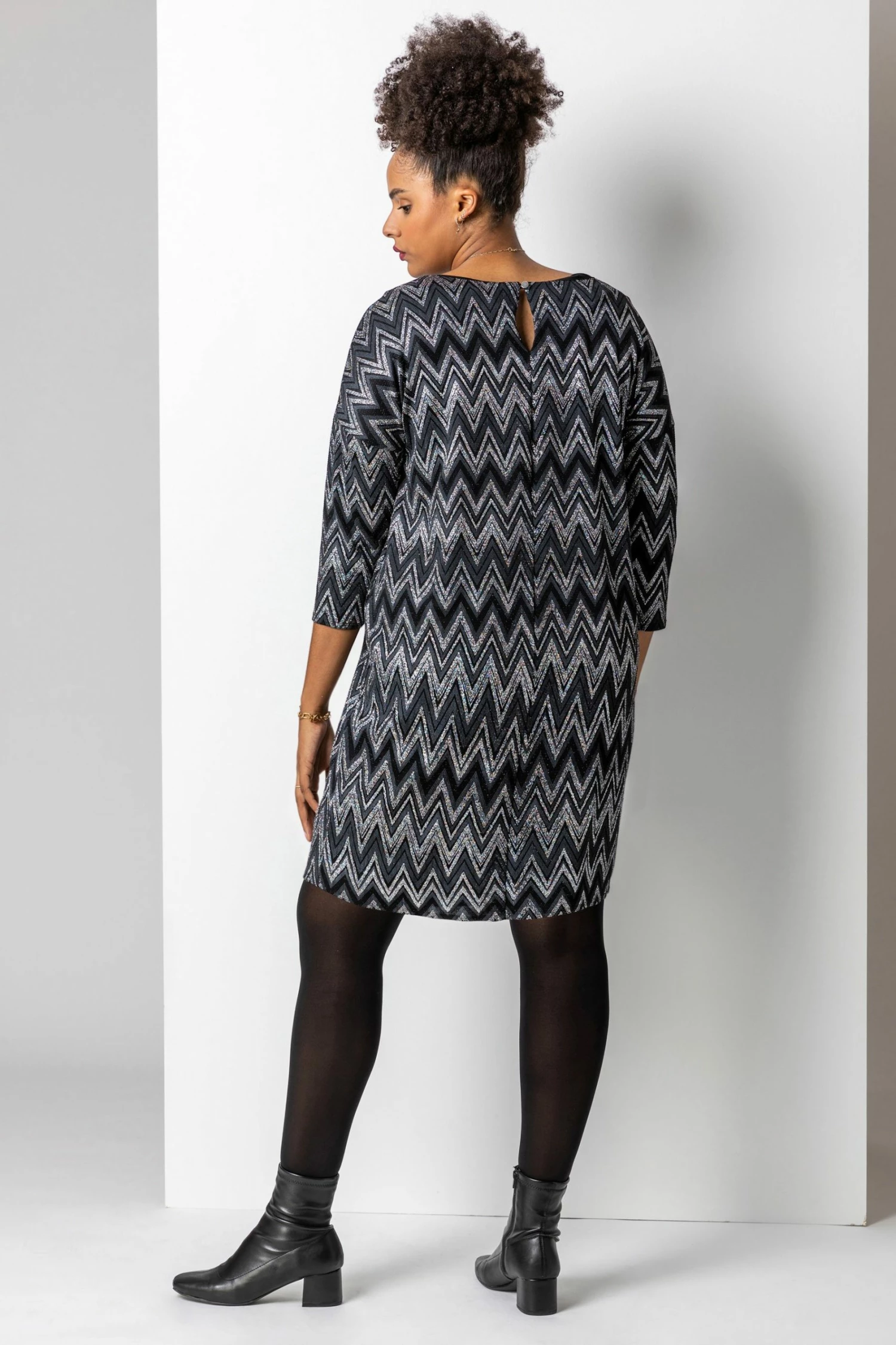 Roman Silver Curve Zig Zag Print Shift Dress 4 Roman Silver Curve Zig Zag Print Shift Dress - Image 2