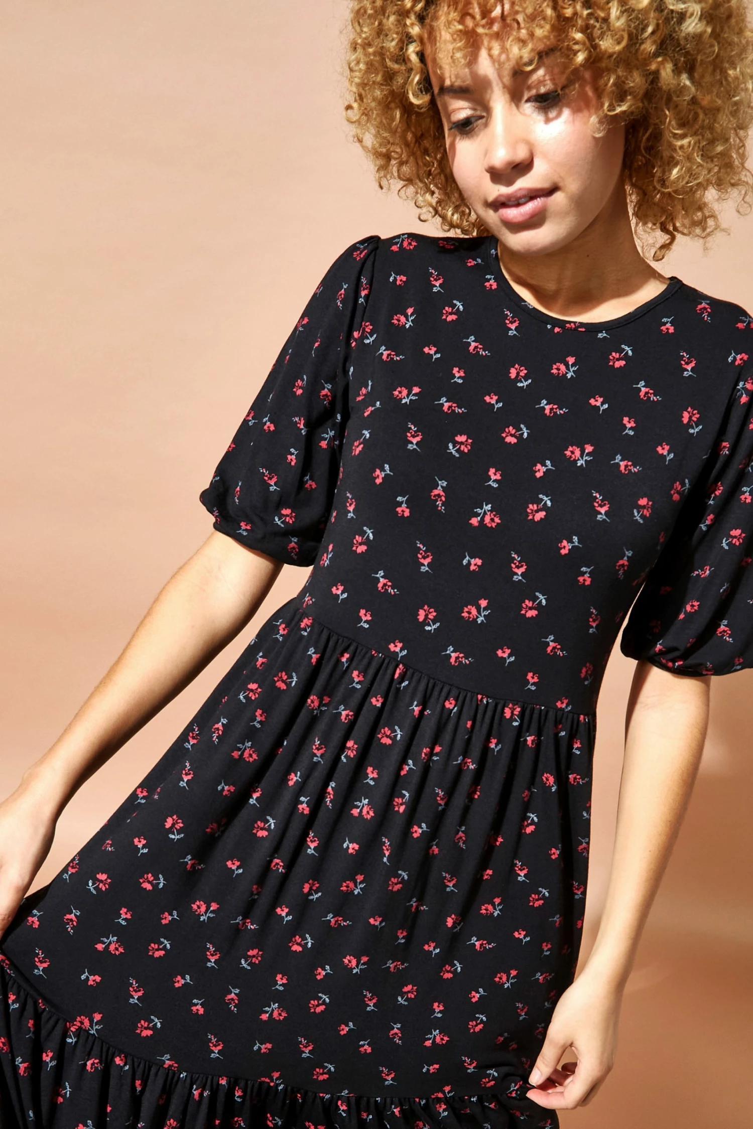 Roman Black Ditsy Floral Tiered Midi Dress 5 Roman Black Ditsy Floral Tiered Midi Dress - Image 3