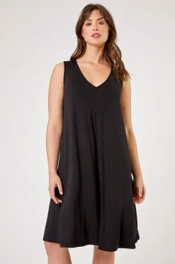 Roman Black Curve Plain Pleat Swing Dress