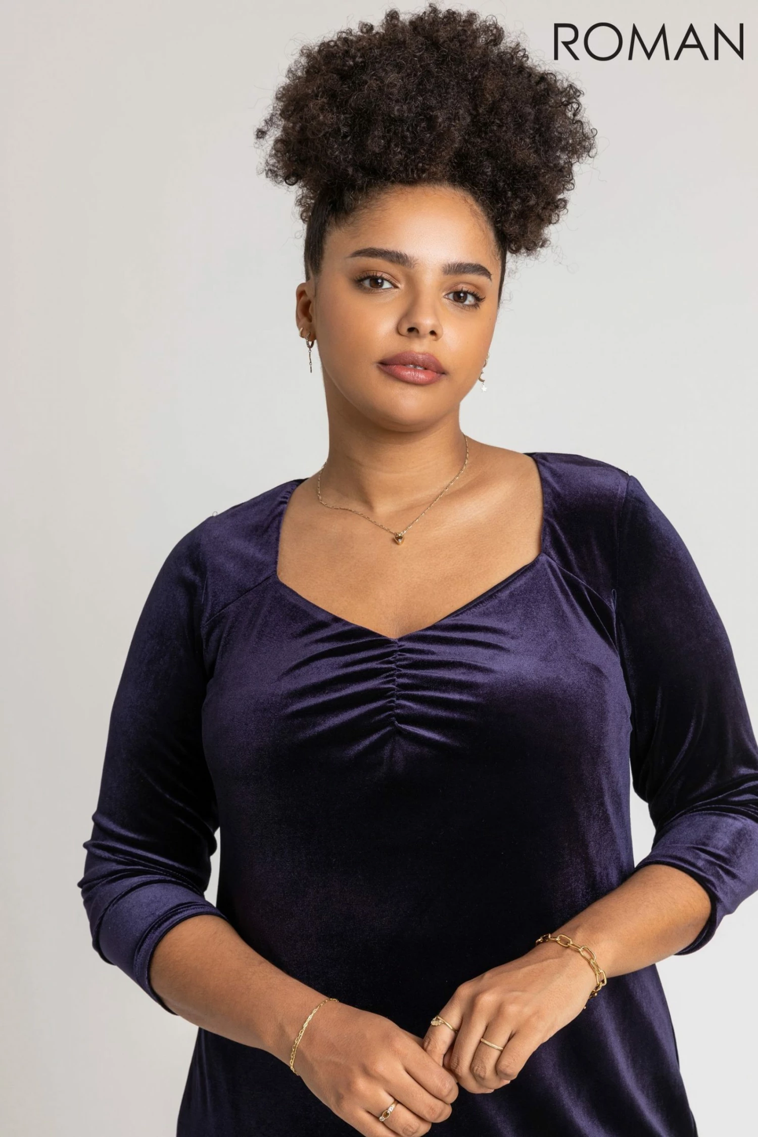 Roman Blue Curve Sweetheart Neck Velvet Dress 6 Roman Blue Curve Sweetheart Neck Velvet Dress - Image 4