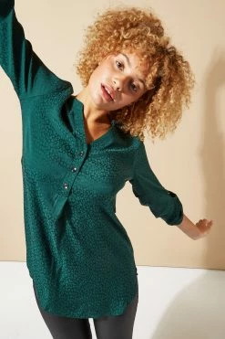 Roman Green Animal Jacquard Print Button Top 13 Roman Green Animal Jacquard Print Button Top -Roman Sales Shop unnamed file 5414