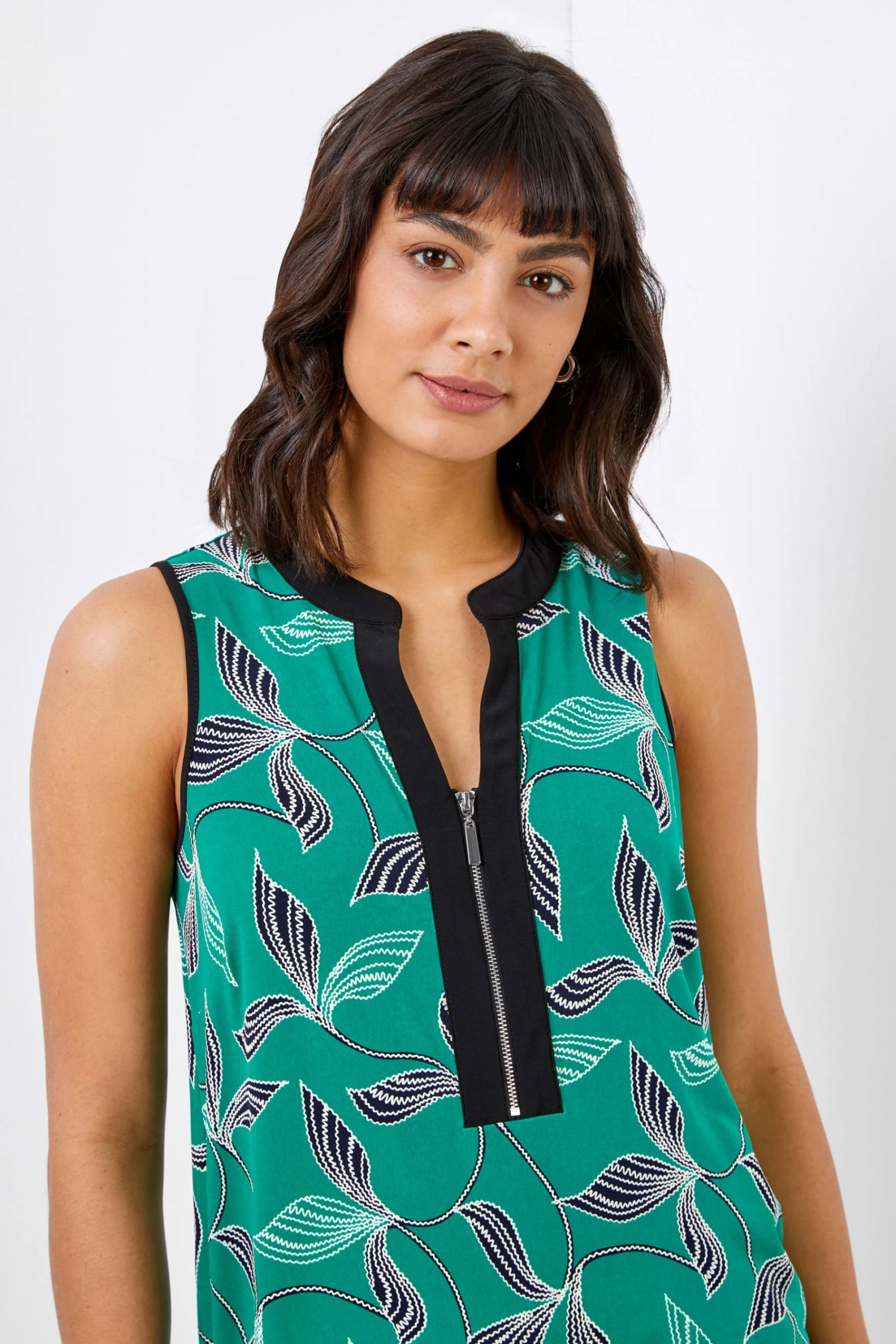 Roman Green Leaf Puff Print Zip Detail Top 6 Roman Green Leaf Puff Print Zip Detail Top - Image 4