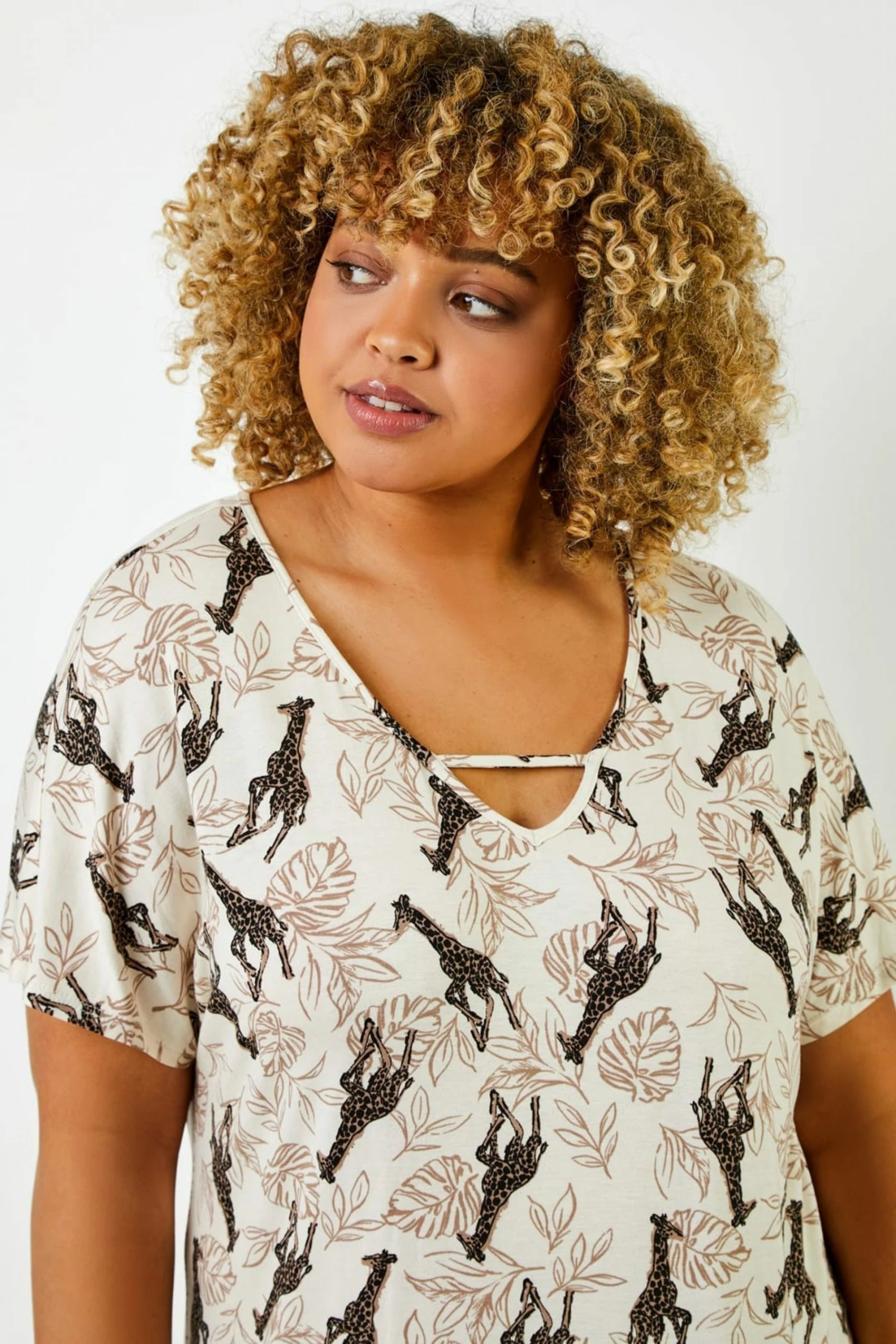 Roman Cream & Brown Curve Giraffe Print Cross Detail Top 6 Roman Cream & Brown Curve Giraffe Print Cross Detail Top - Image 4