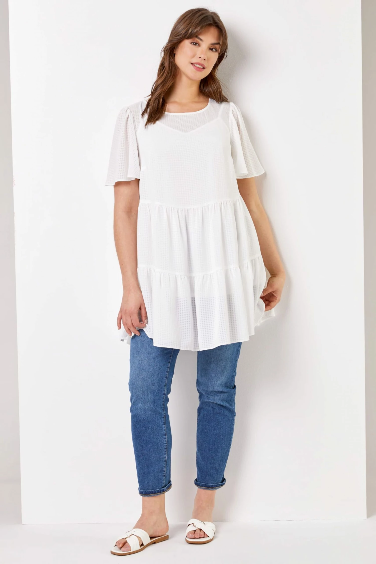 Roman White Curve Check Texture Tiered Top 3 Roman White Curve Check Texture Tiered Top