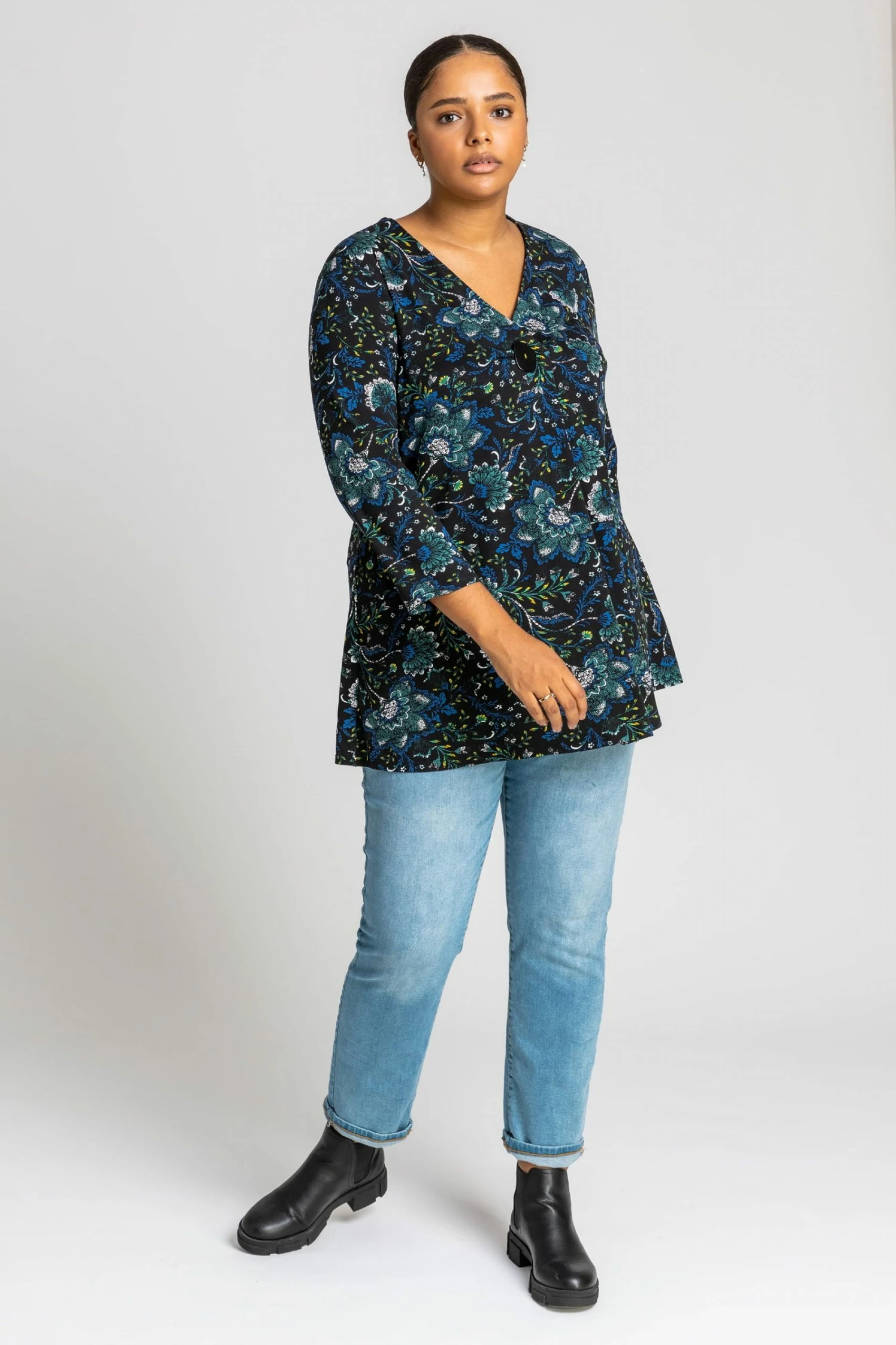 Roman Blue Curve Floral Button Detail Top 5 Roman Blue Curve Floral Button Detail Top - Image 3