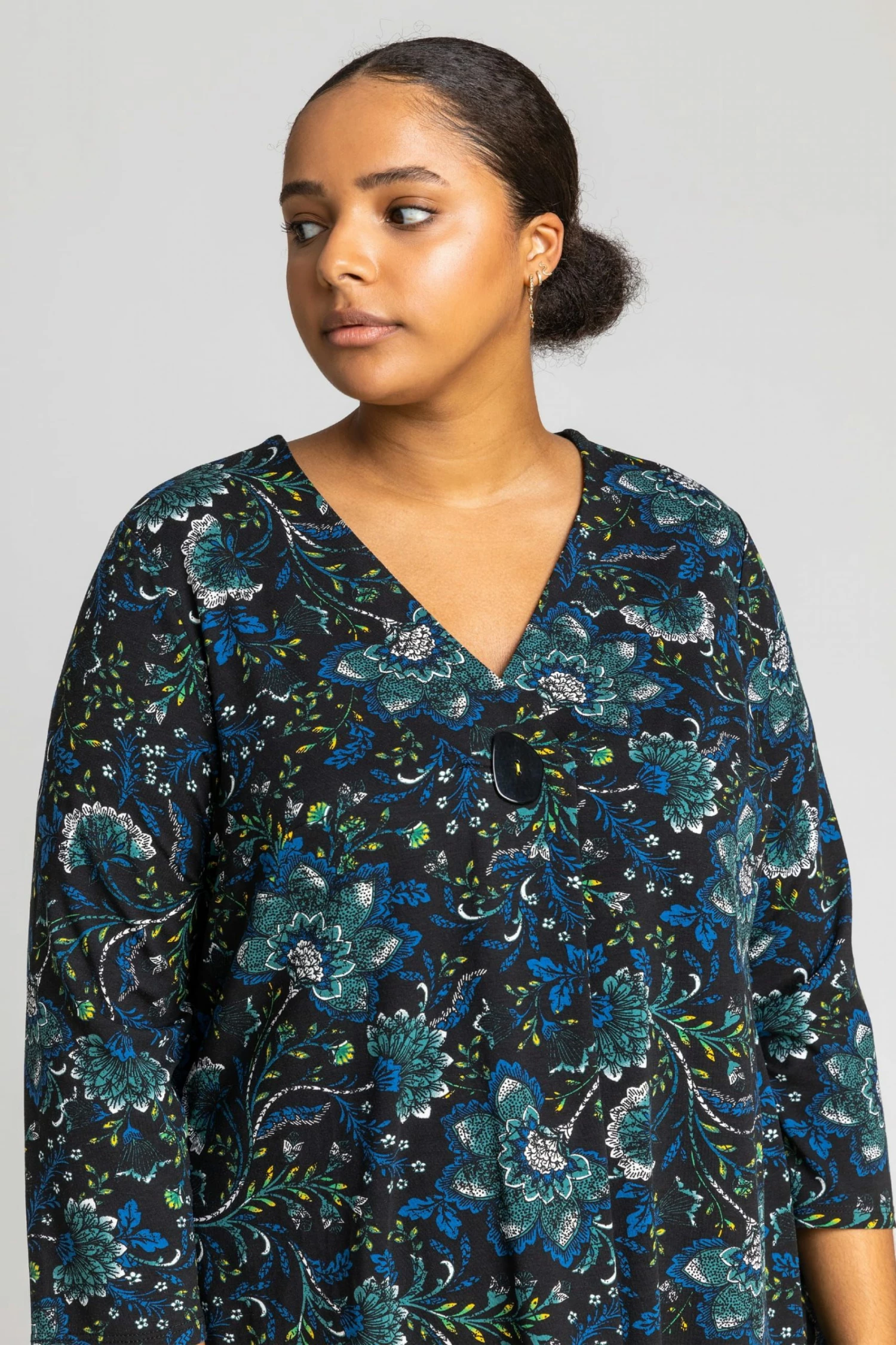 Roman Blue Curve Floral Button Detail Top 6 Roman Blue Curve Floral Button Detail Top - Image 4