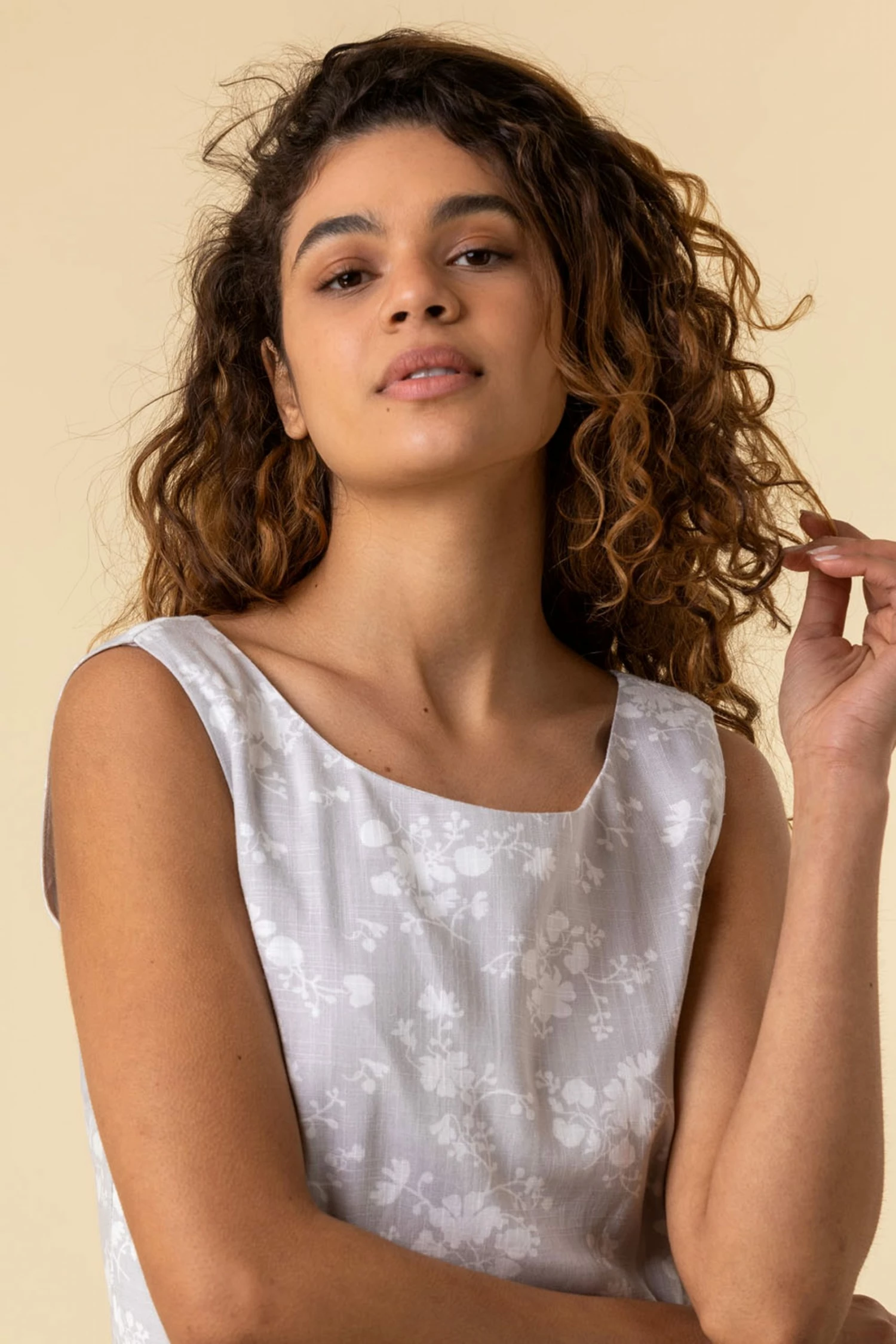 Roman Grey Floral Print V-Back Shift Dress 6 Roman Grey Floral Print V-Back Shift Dress - Image 4