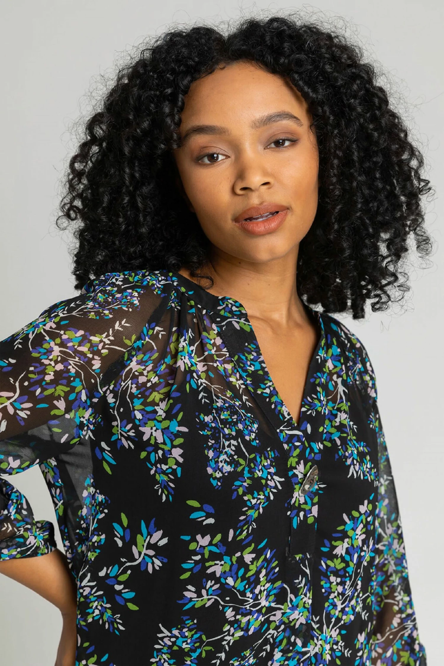 Roman Black Petite Floral Print Button Detail Tunic Top 6 Roman Black Petite Floral Print Button Detail Tunic Top - Image 4