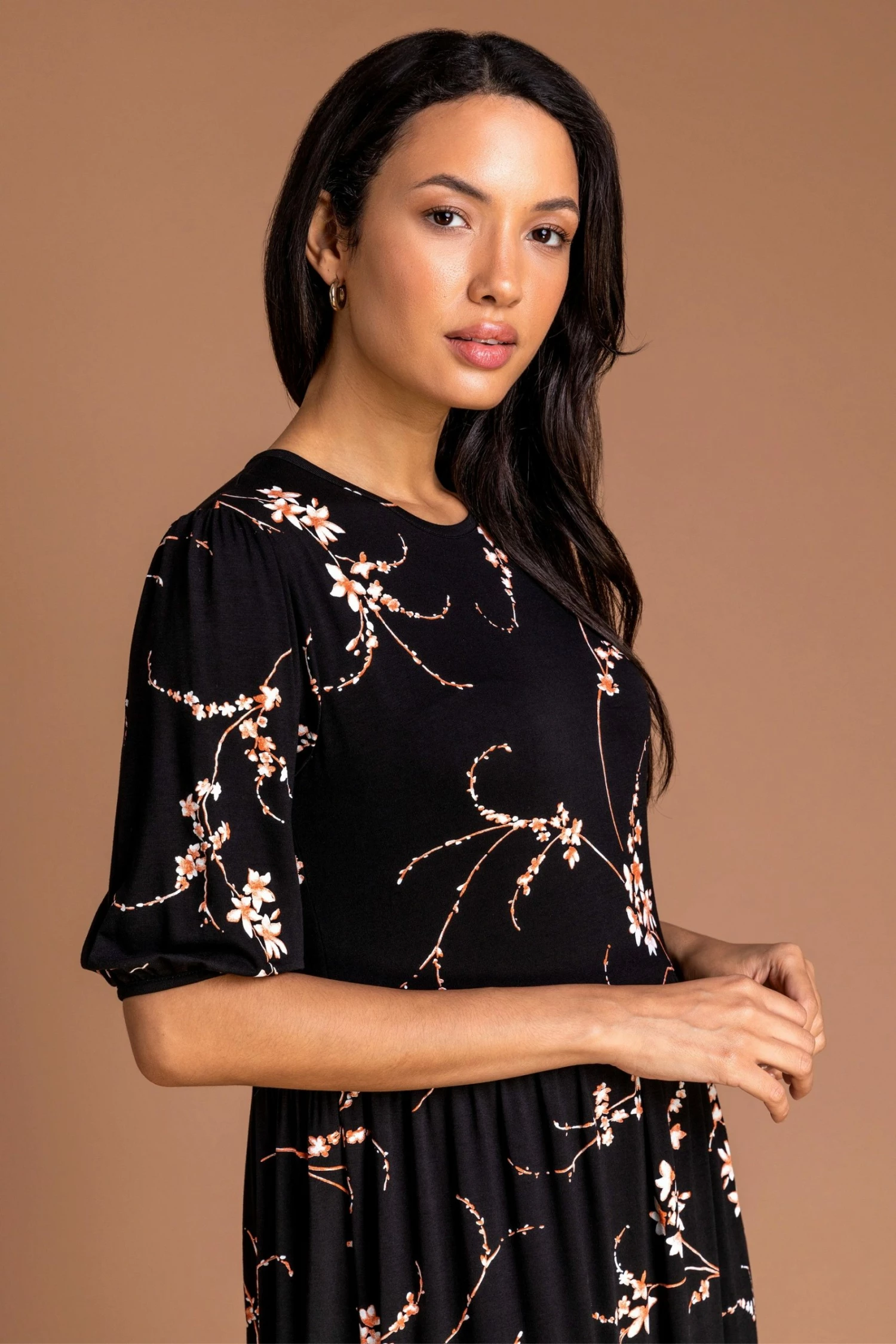 Roman Black Floral Print Tiered Midi Dress 6 Roman Black Floral Print Tiered Midi Dress - Image 4