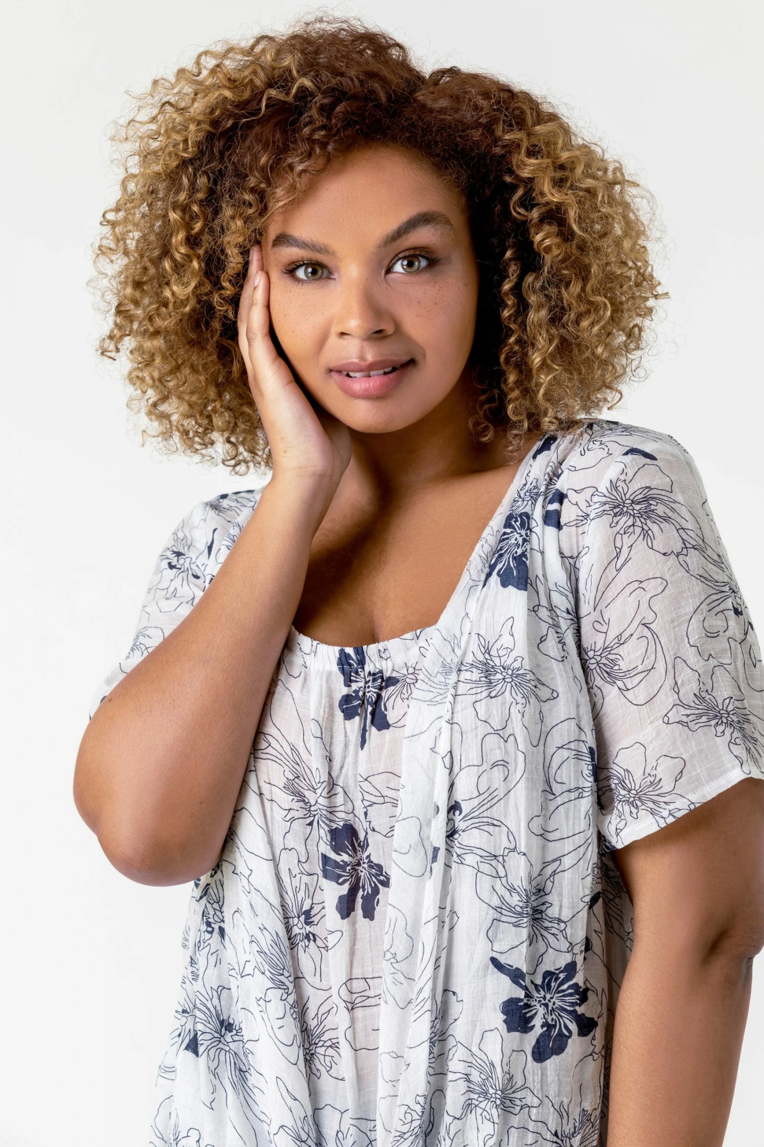 Roman Blue Curve Floral Print Crinkle Tunic Top 6 Roman Blue Curve Floral Print Crinkle Tunic Top - Image 4