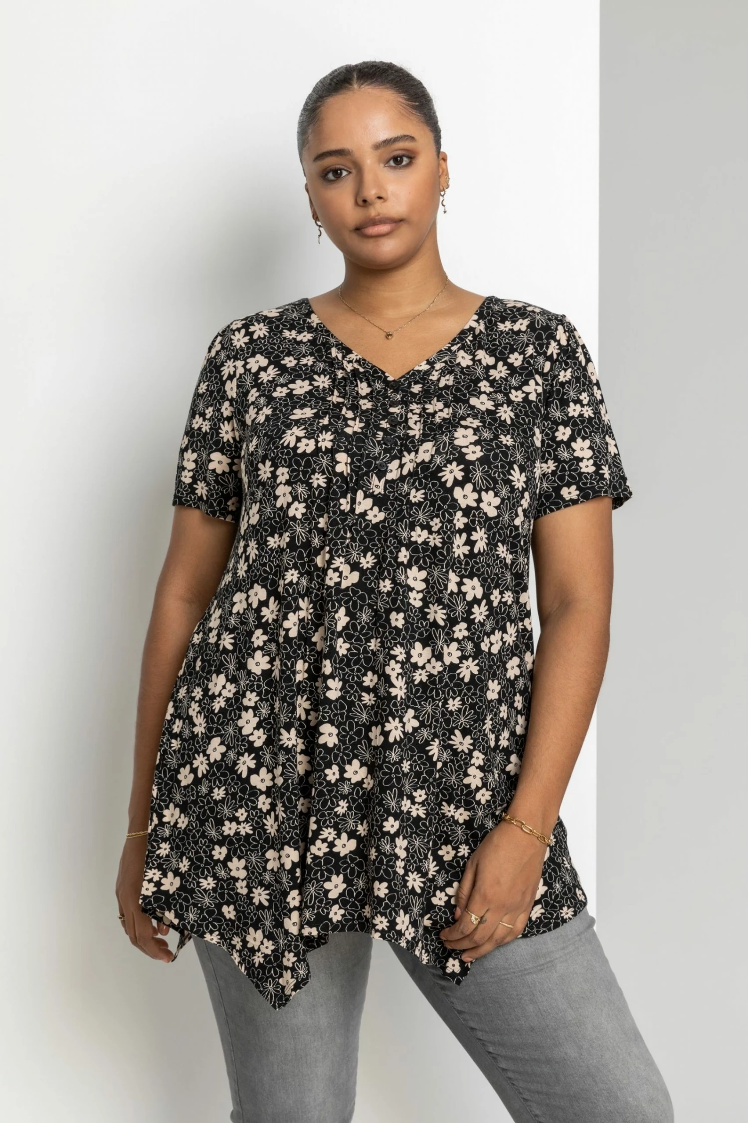 Roman Pink Curve Linear Floral Hanky Hem Top 3 Roman Pink Curve Linear Floral Hanky Hem Top