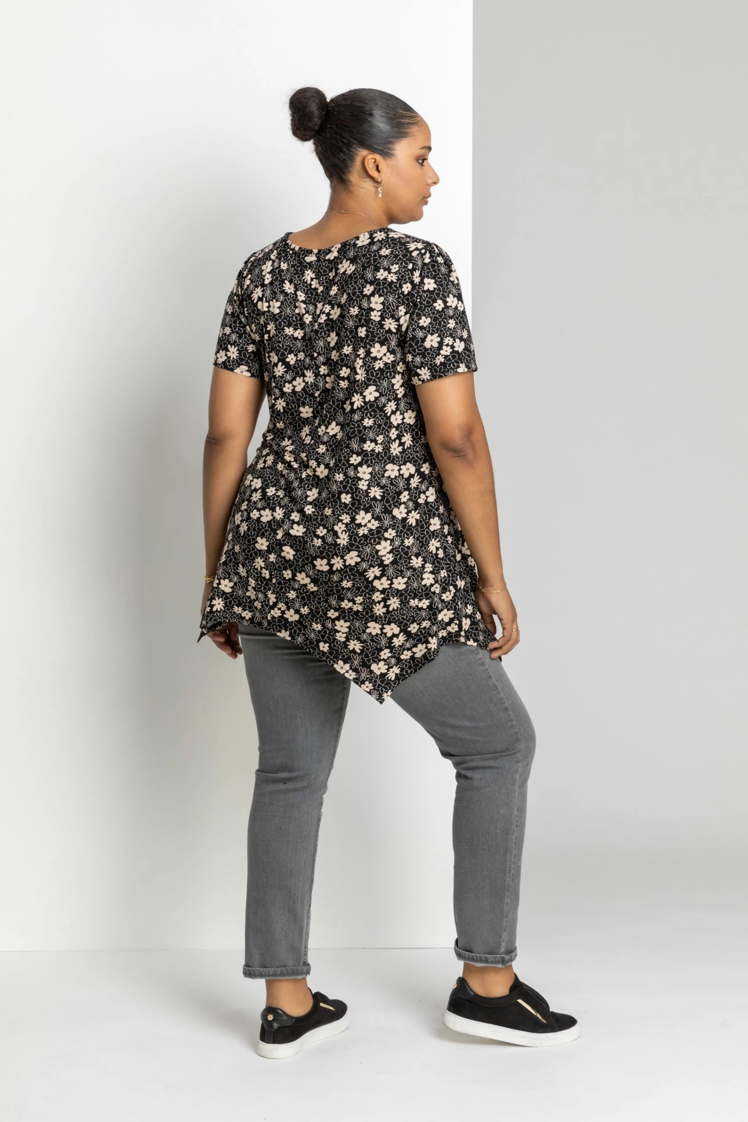 Roman Pink Curve Linear Floral Hanky Hem Top 4 Roman Pink Curve Linear Floral Hanky Hem Top - Image 2