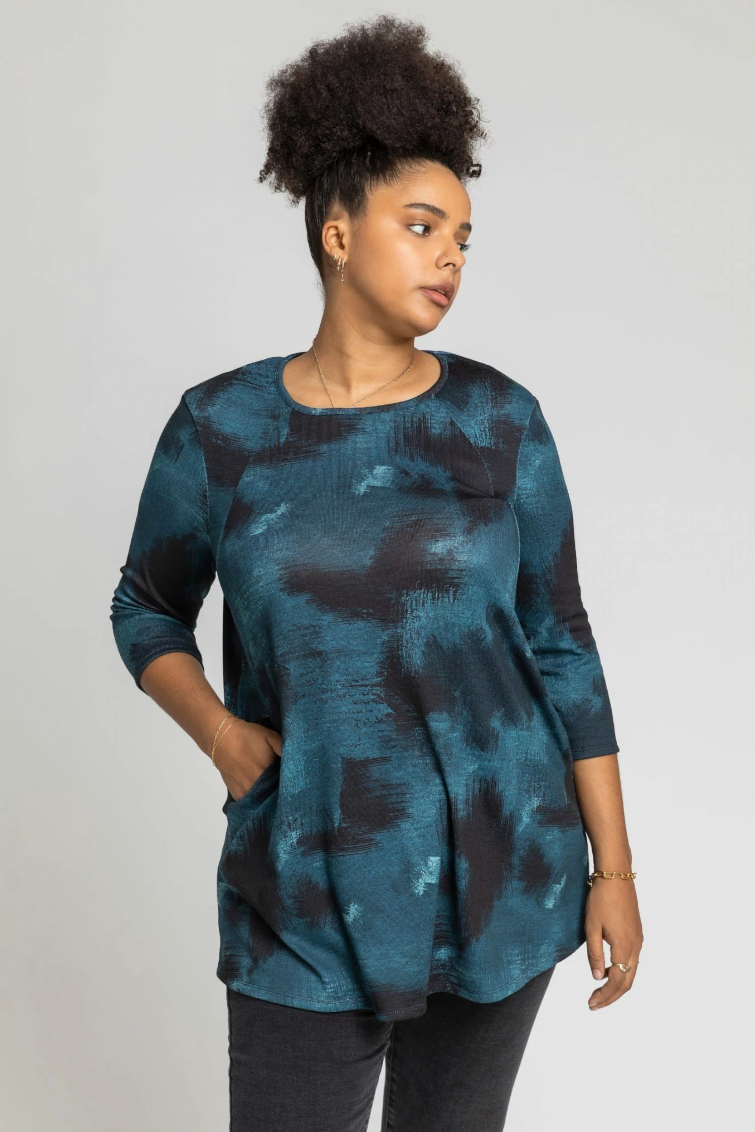 Roman Blue Curve Abstract Print Pocket Top 3 Roman Blue Curve Abstract Print Pocket Top
