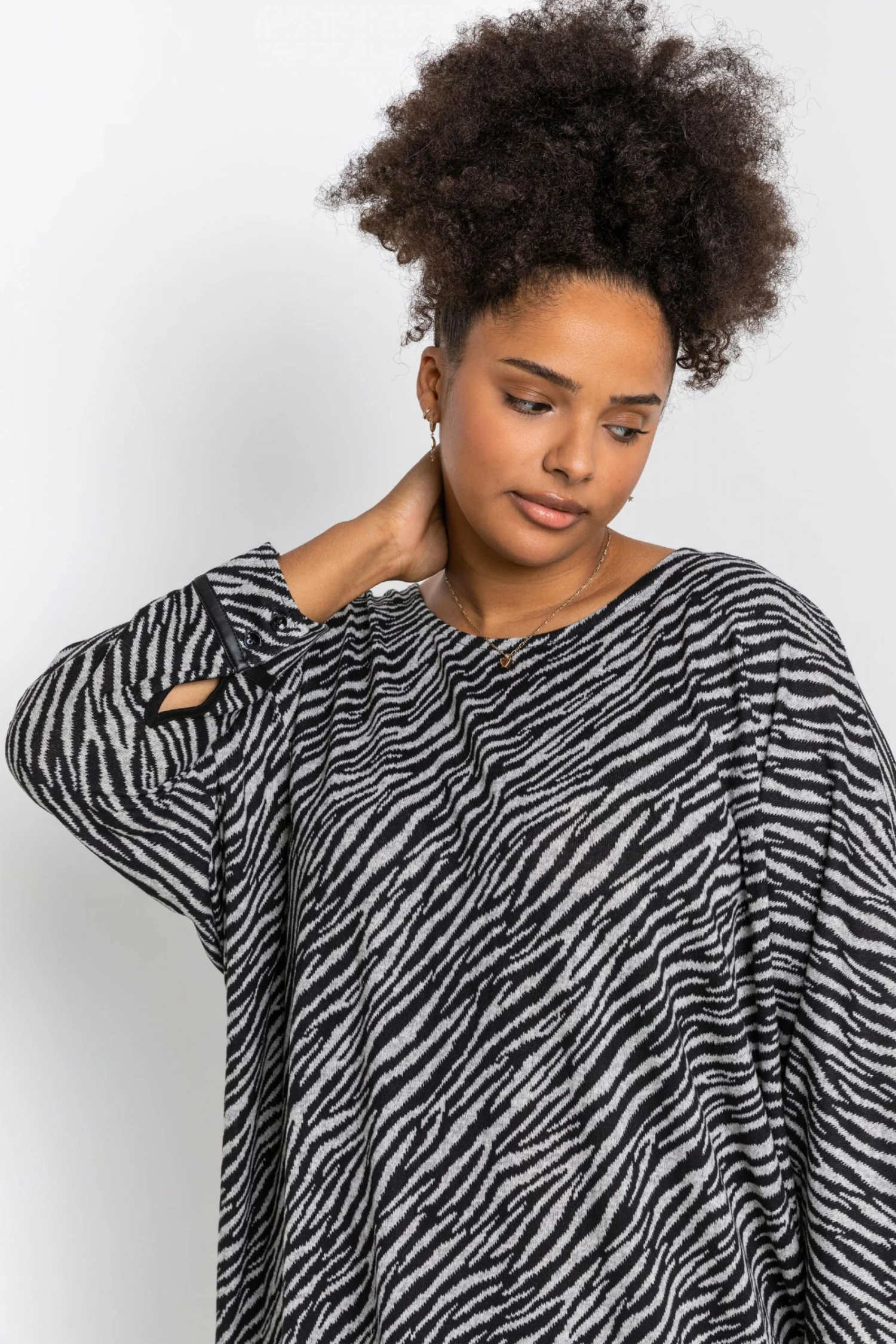 Roman Grey Curve Zebra Print Longline Top 6 Roman Grey Curve Zebra Print Longline Top - Image 4