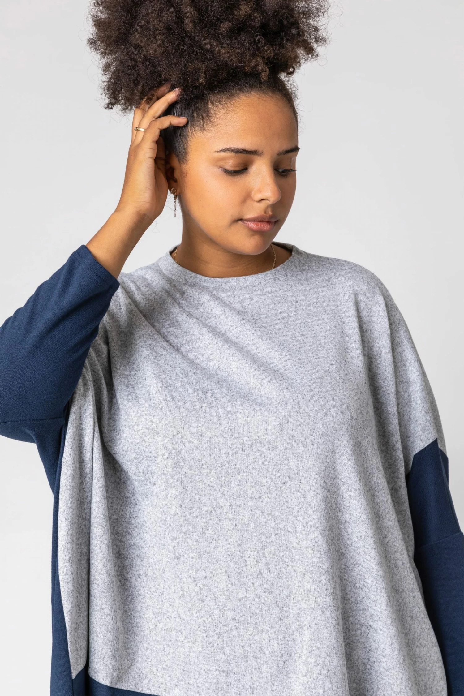 Roman Grey Curve Colour Block Slouchy Top 6 Roman Grey Curve Colour Block Slouchy Top - Image 4