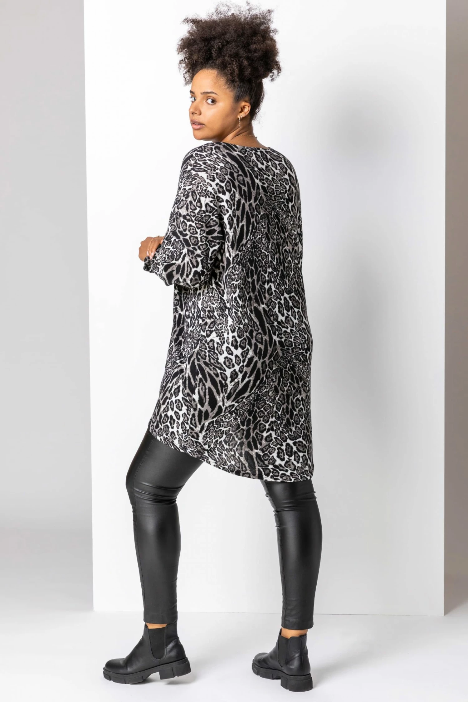 Roman Grey Curve Animal Print Drop Hem Top 4 Roman Grey Curve Animal Print Drop Hem Top - Image 2