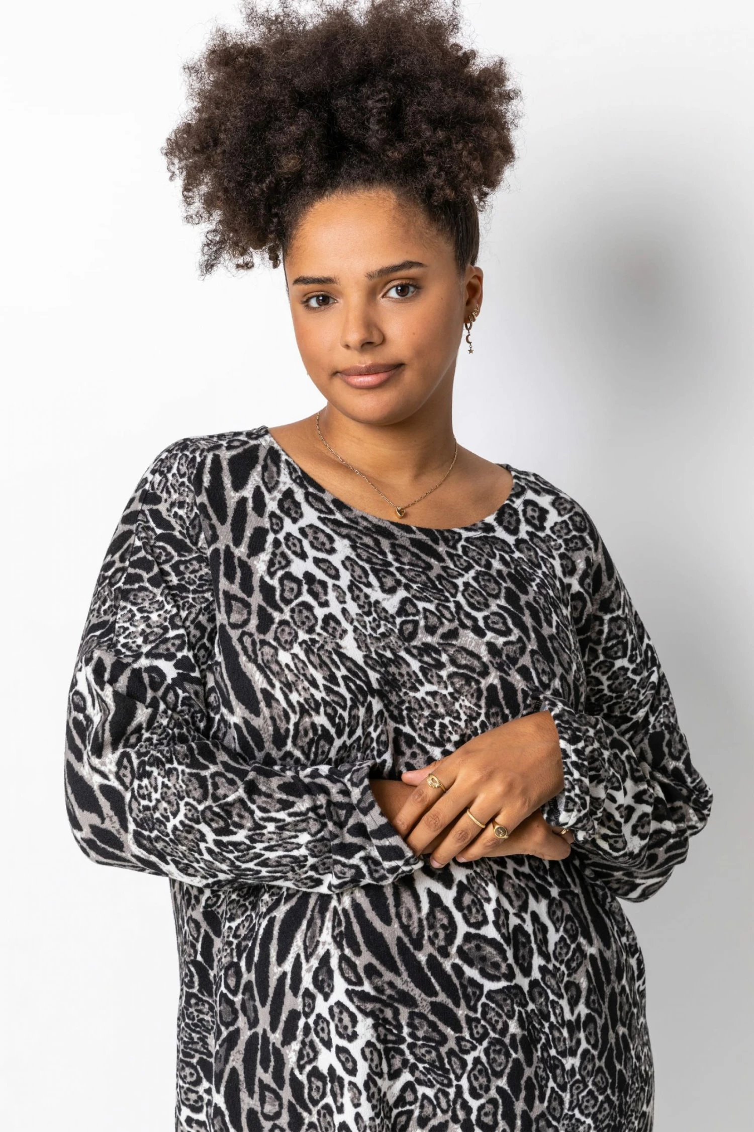 Roman Grey Curve Animal Print Drop Hem Top 6 Roman Grey Curve Animal Print Drop Hem Top - Image 4