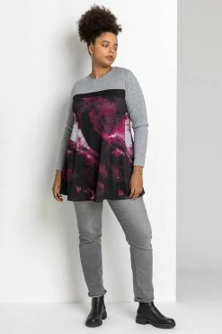 Roman Red Curve Abstract Print Contrast Top